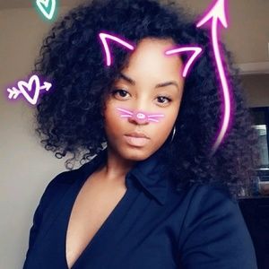 Meet your Posher, Monique